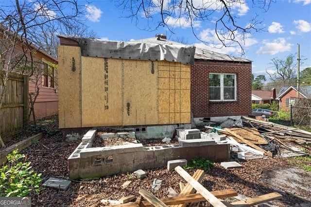 2180 Newnan Street, East Point, GA 30344