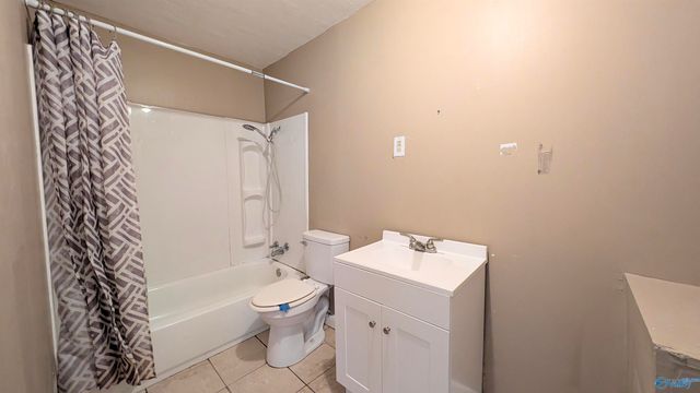 2702 Hickory Street, Gadsden, AL 35904