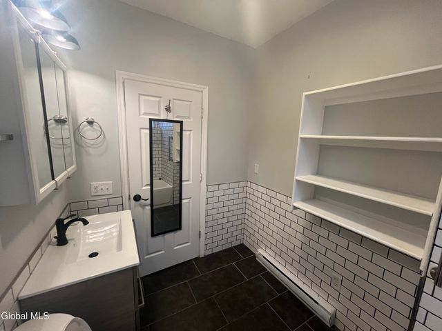 37 Maiden Lane 4B, Albany, NY 12207