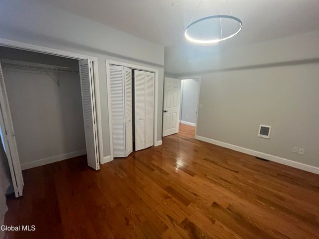 37 Maiden Lane 4B, Albany, NY 12207