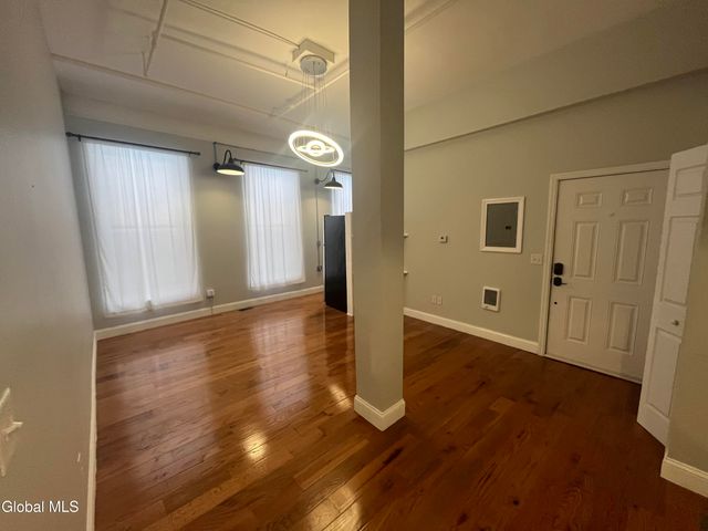 37 Maiden Lane 4B, Albany, NY 12207