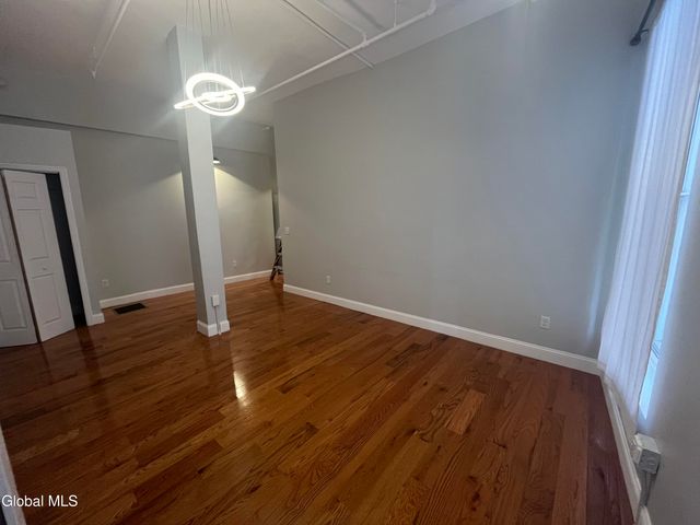 37 Maiden Lane 4B, Albany, NY 12207