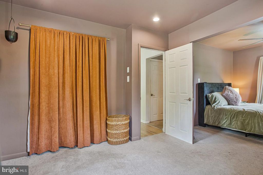 Image 22 of property listing at 976 SHORE ACRES RD, Arnold, MD 21012