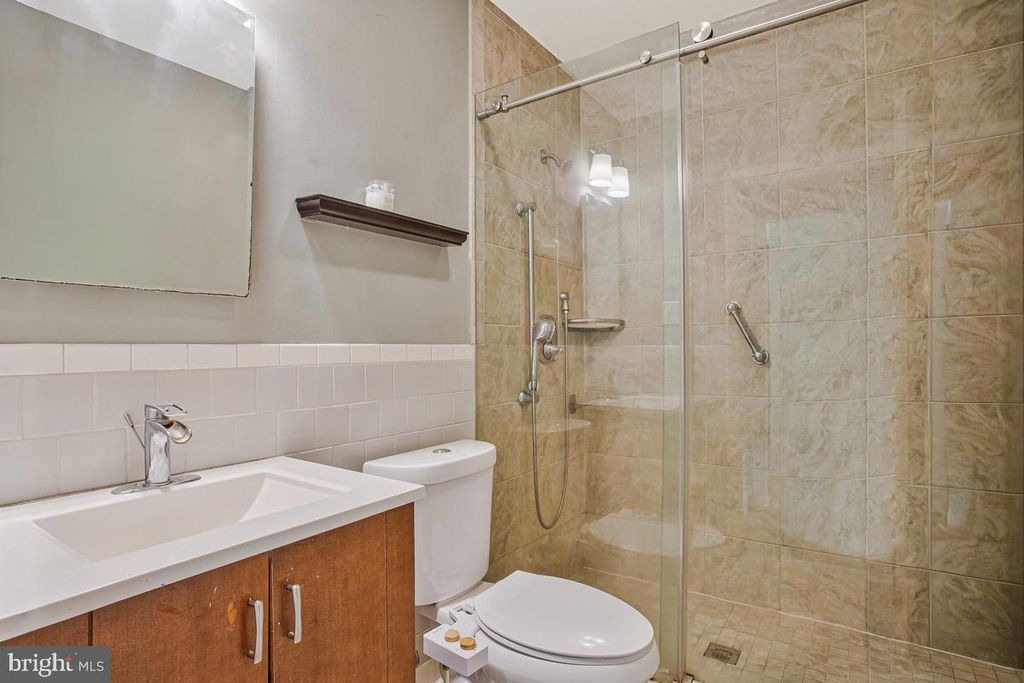 Image 28 of property listing at 976 SHORE ACRES RD, Arnold, MD 21012