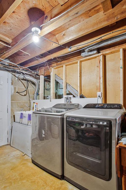 Image 39 of property listing at 976 SHORE ACRES RD, Arnold, MD 21012