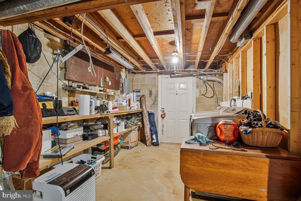 Image 40 of property listing at 976 SHORE ACRES RD, Arnold, MD 21012