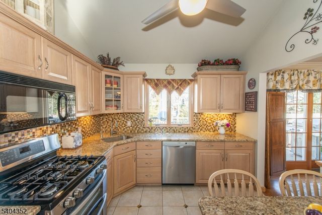 3 Springdale Rd, West Caldwell Twp., NJ 07006