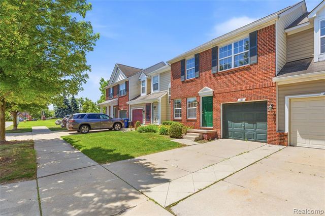 221 Tucker Street, Pontiac, MI 48341