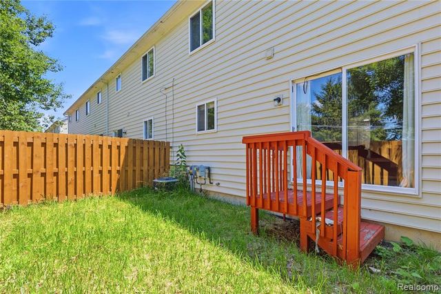 221 Tucker Street, Pontiac, MI 48341