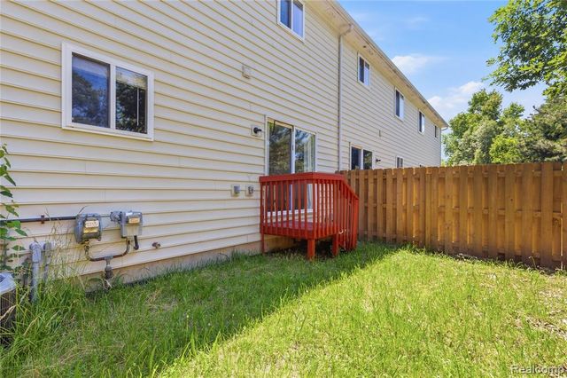 221 Tucker Street, Pontiac, MI 48341