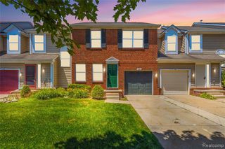 221 Tucker Street, Pontiac, MI 48341