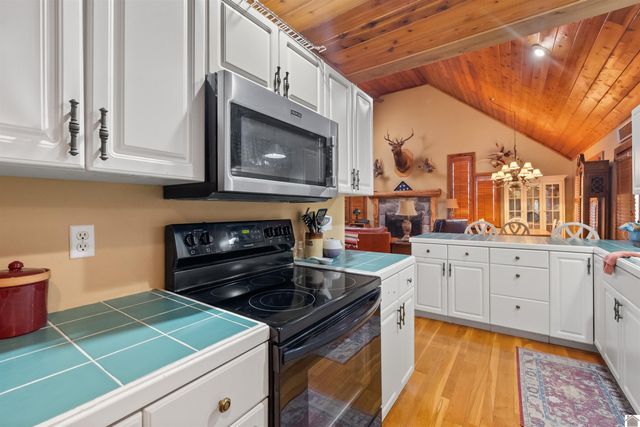 3517 Barge Island Rd., Benton, KY 42025