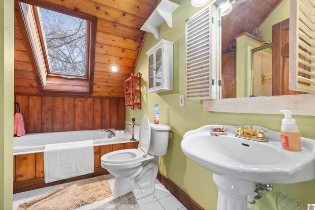 3517 Barge Island Rd., Benton, KY 42025