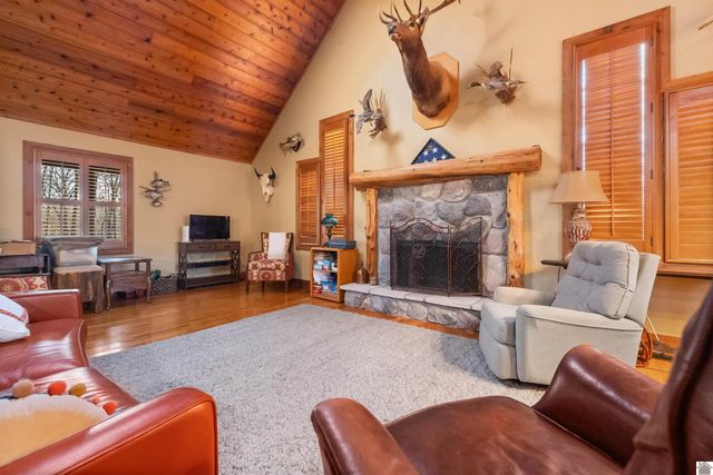 3517 Barge Island Rd., Benton, KY 42025