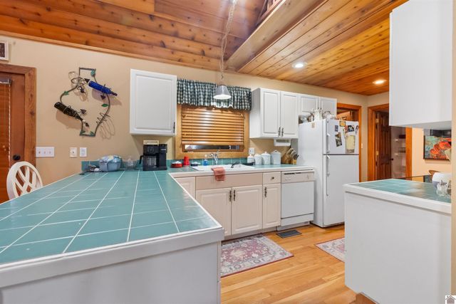 3517 Barge Island Rd., Benton, KY 42025