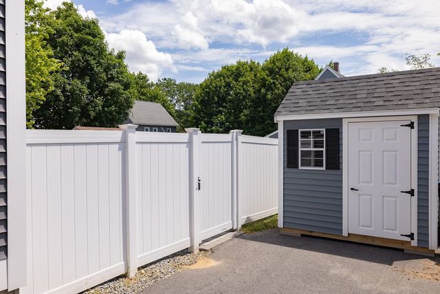 1230 Islington Street, Portsmouth, NH 03801