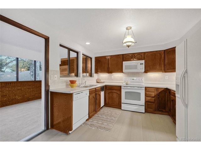 8526 W 10th Ave, Lakewood, CO 80215