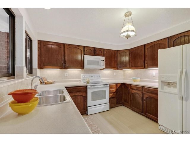 8526 W 10th Ave, Lakewood, CO 80215