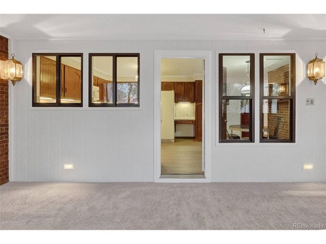 8526 W 10th Ave, Lakewood, CO 80215
