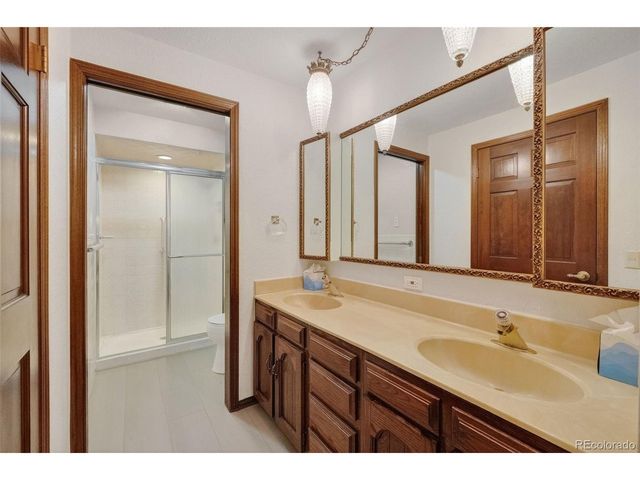 8526 W 10th Ave, Lakewood, CO 80215