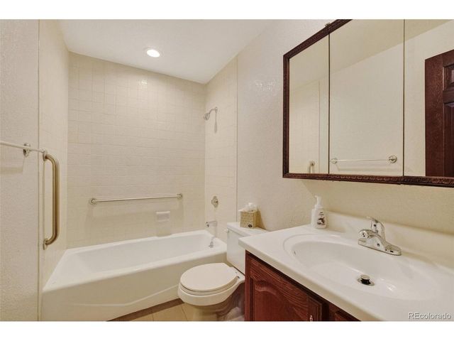 8526 W 10th Ave, Lakewood, CO 80215