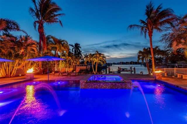 10127 PARADISE BOULEVARD, Treasure Island, FL 33706