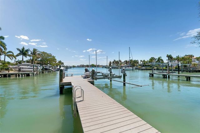 10127 PARADISE BOULEVARD, Treasure Island, FL 33706