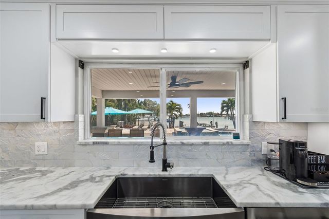 10127 PARADISE BOULEVARD, Treasure Island, FL 33706