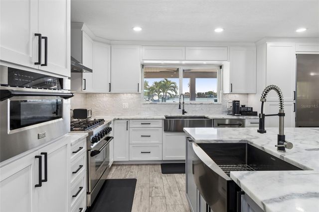 10127 PARADISE BOULEVARD, Treasure Island, FL 33706