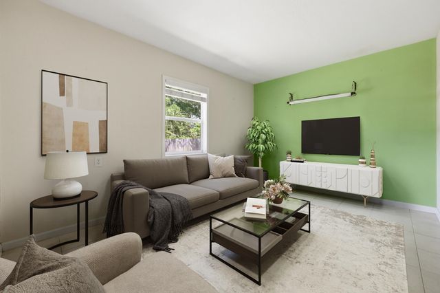 612 Poinsettia St, St Augustine Beach, FL 32080