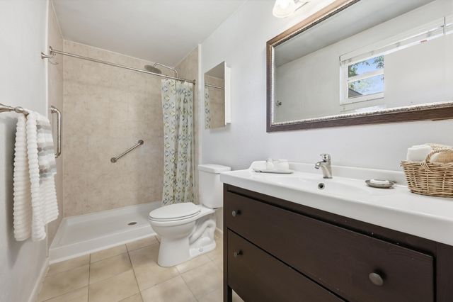 612 Poinsettia St, St Augustine Beach, FL 32080