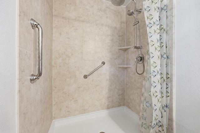 612 Poinsettia St, St Augustine Beach, FL 32080