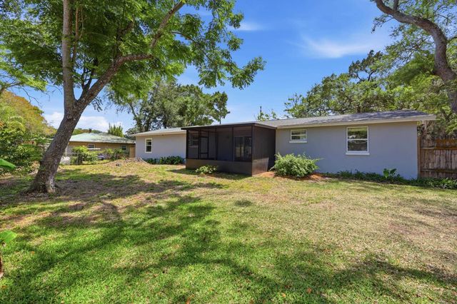 612 Poinsettia St, St Augustine Beach, FL 32080