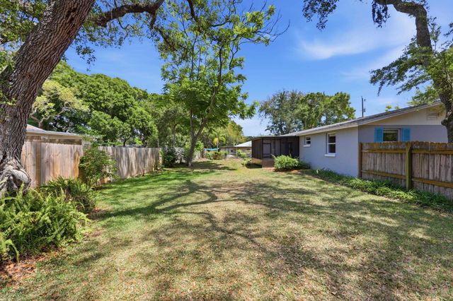 612 Poinsettia St, St Augustine Beach, FL 32080