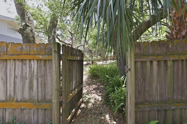 612 Poinsettia St, St Augustine Beach, FL 32080