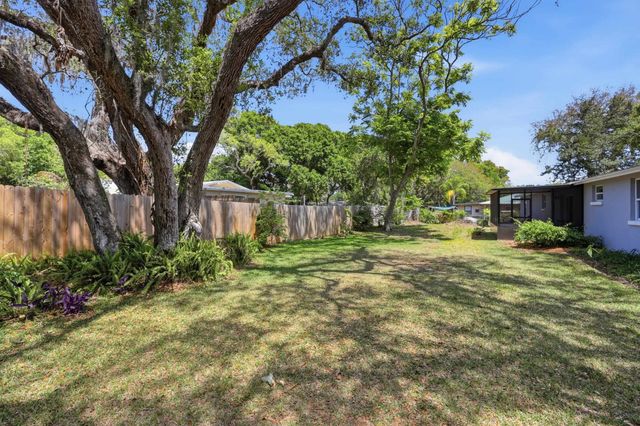 612 Poinsettia St, St Augustine Beach, FL 32080