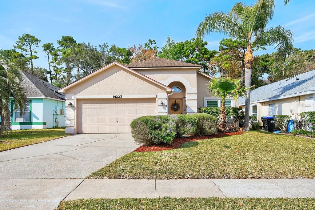 Image 1 of property listing at 10223 DEAN POINT PLACE, Orlando, FL 32825