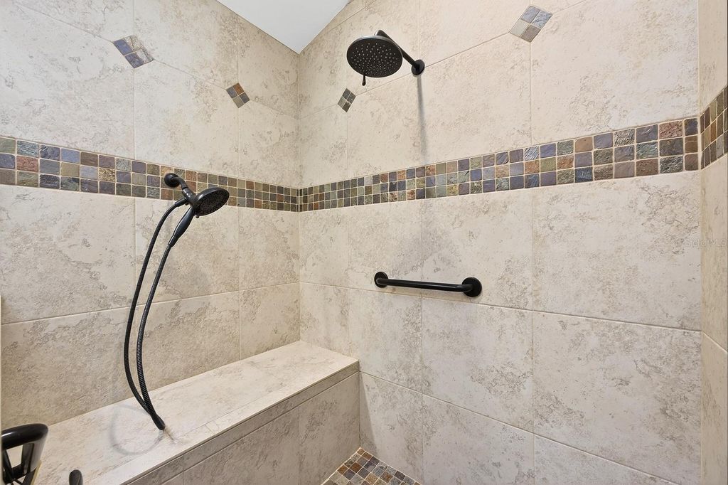 Image 13 of property listing at 10223 DEAN POINT PLACE, Orlando, FL 32825