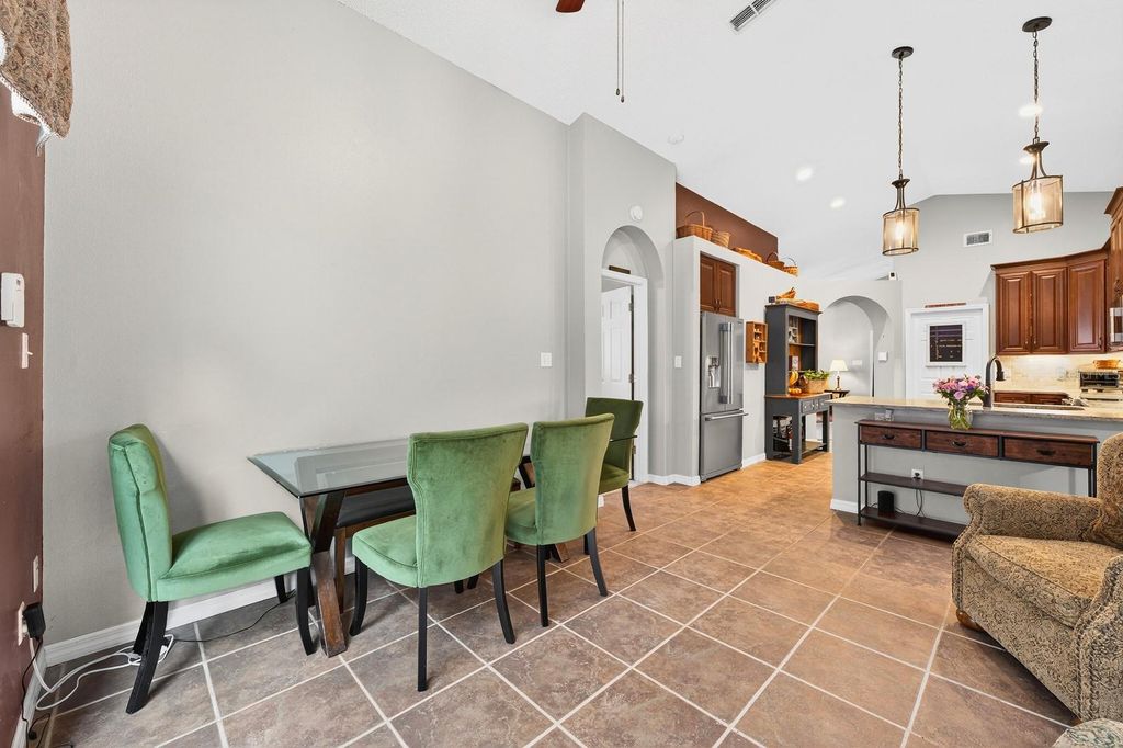 Image 8 of property listing at 10223 DEAN POINT PLACE, Orlando, FL 32825