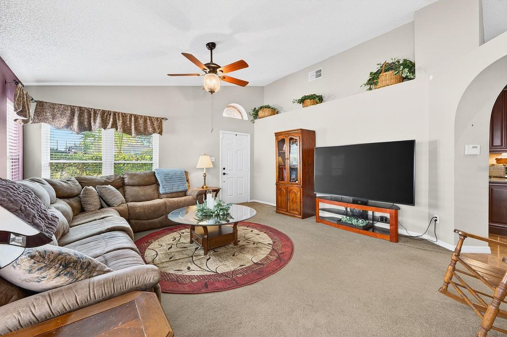 Image 9 of property listing at 10223 DEAN POINT PLACE, Orlando, FL 32825