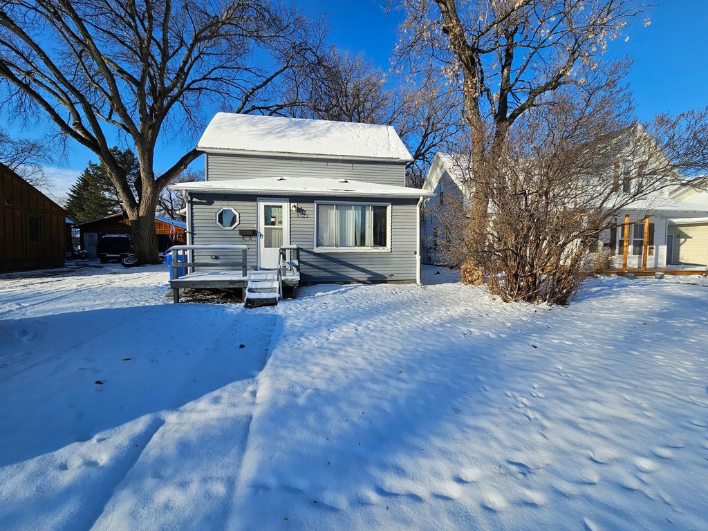 1329 14th Street S, Fargo, ND 58103
