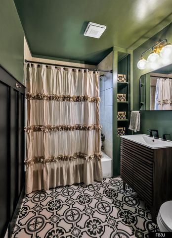 5145 Emmet Street, Omaha, NE 68104