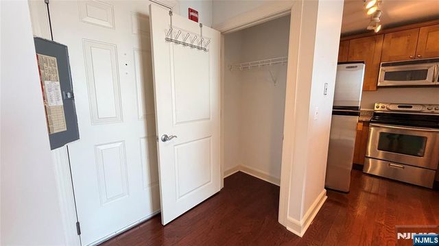 6407 City Place 6407, Edgewater, NJ 07020