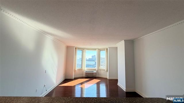 6407 City Place 6407, Edgewater, NJ 07020