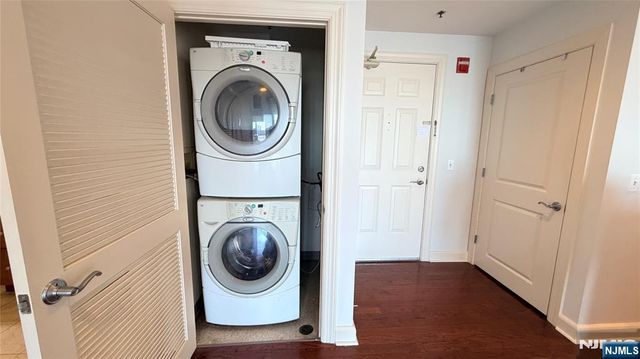 6407 City Place 6407, Edgewater, NJ 07020