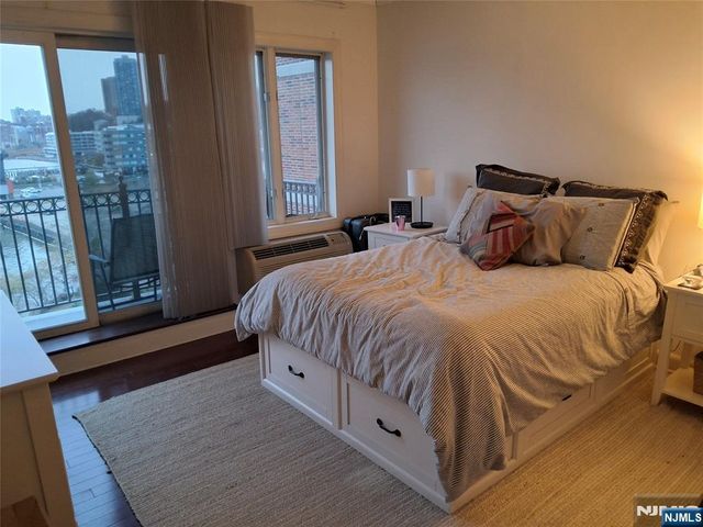 6407 City Place 6407, Edgewater, NJ 07020
