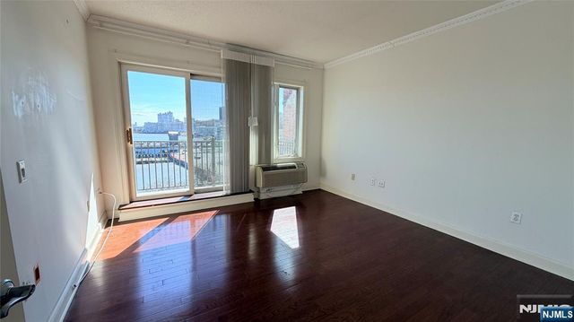 6407 City Place 6407, Edgewater, NJ 07020