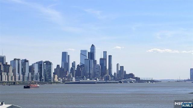 6407 City Place 6407, Edgewater, NJ 07020