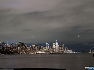 6407 City Place 6407, Edgewater, NJ 07020