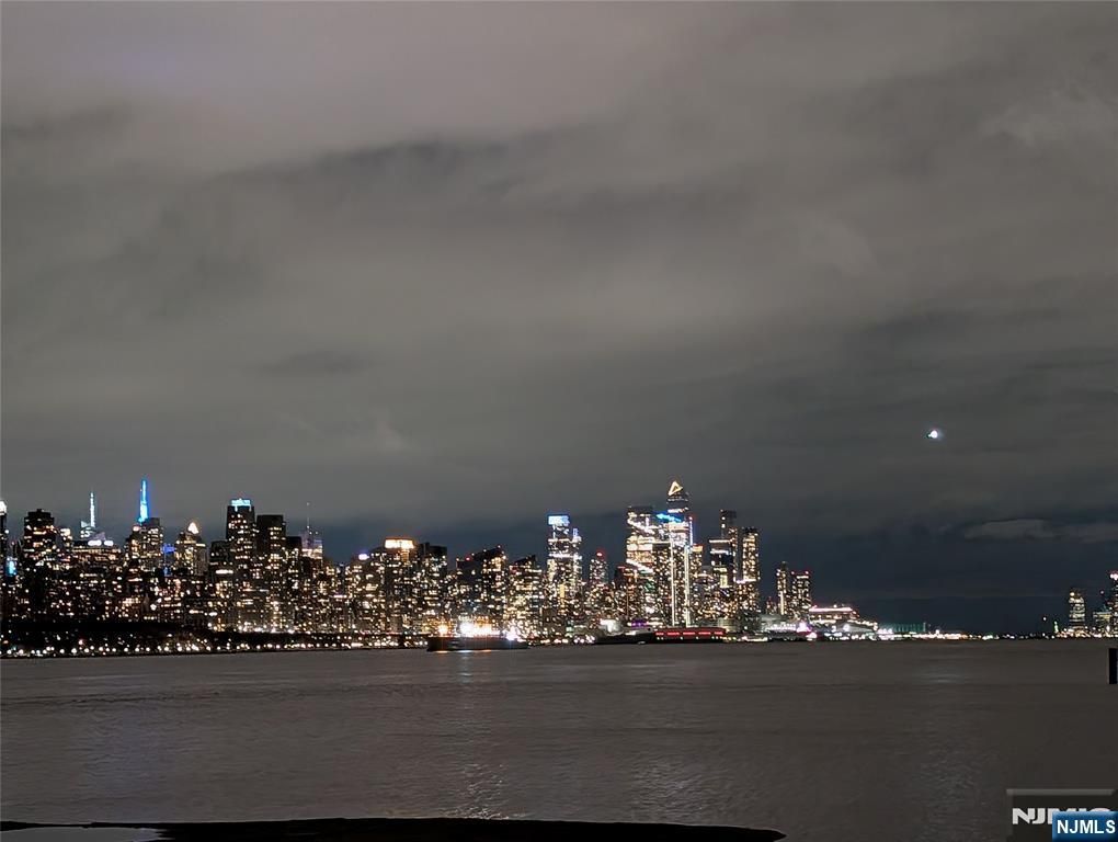 6407 City Place 6407, Edgewater, NJ 07020
